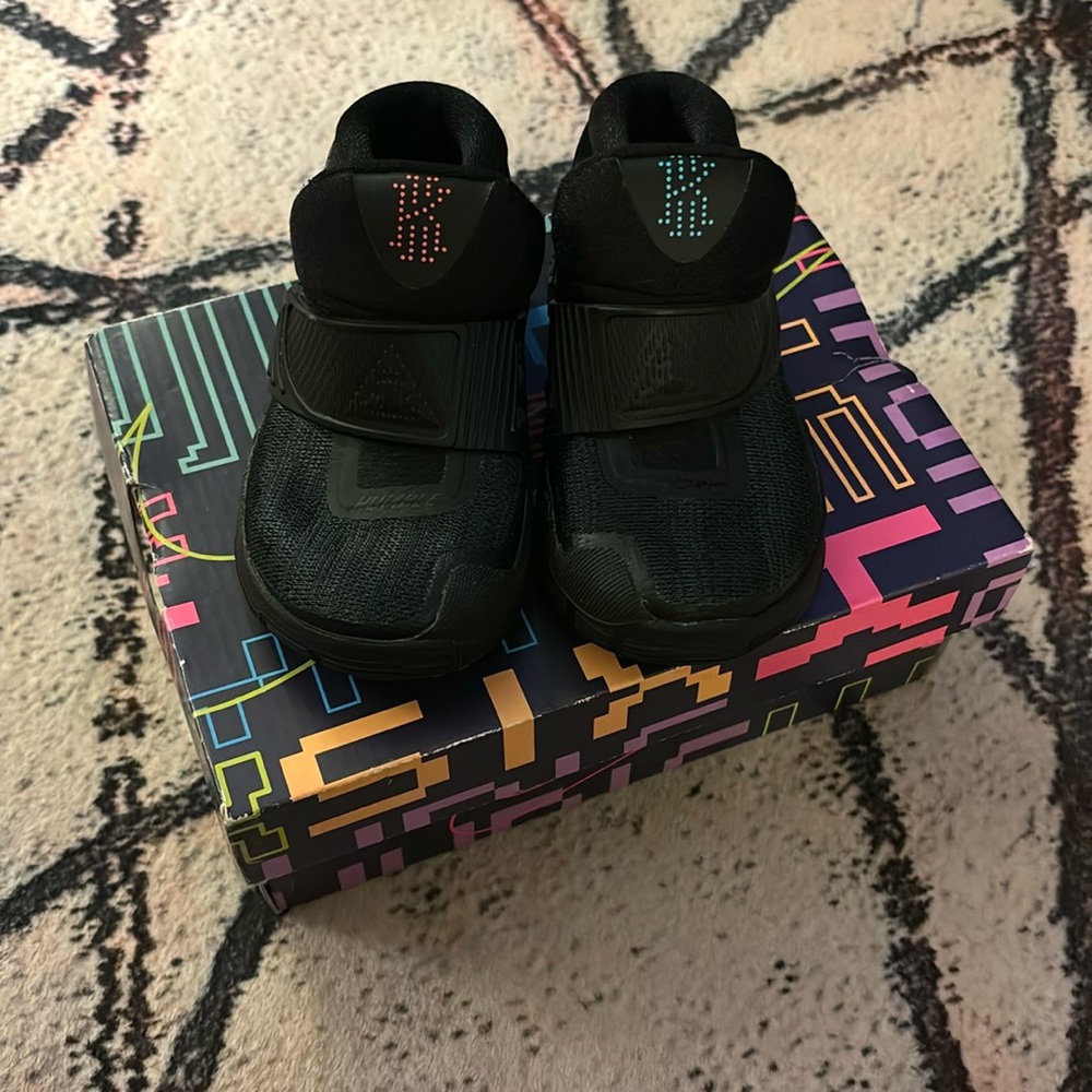 Kyrie 6 (TDV) Shoes.